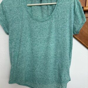 Victoria’s Secret Cute Women's Green Short Sleeve Top Flattering Fit CLEAN